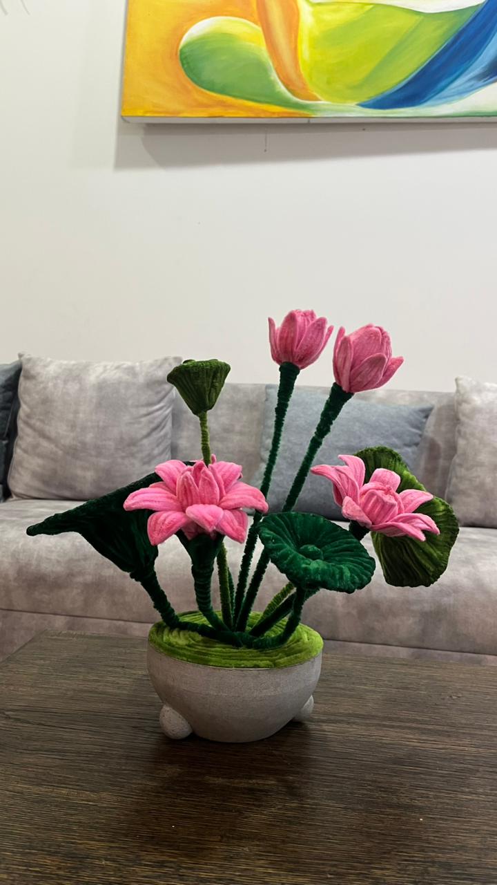 Door Floral Display 10 Nelum Flowers