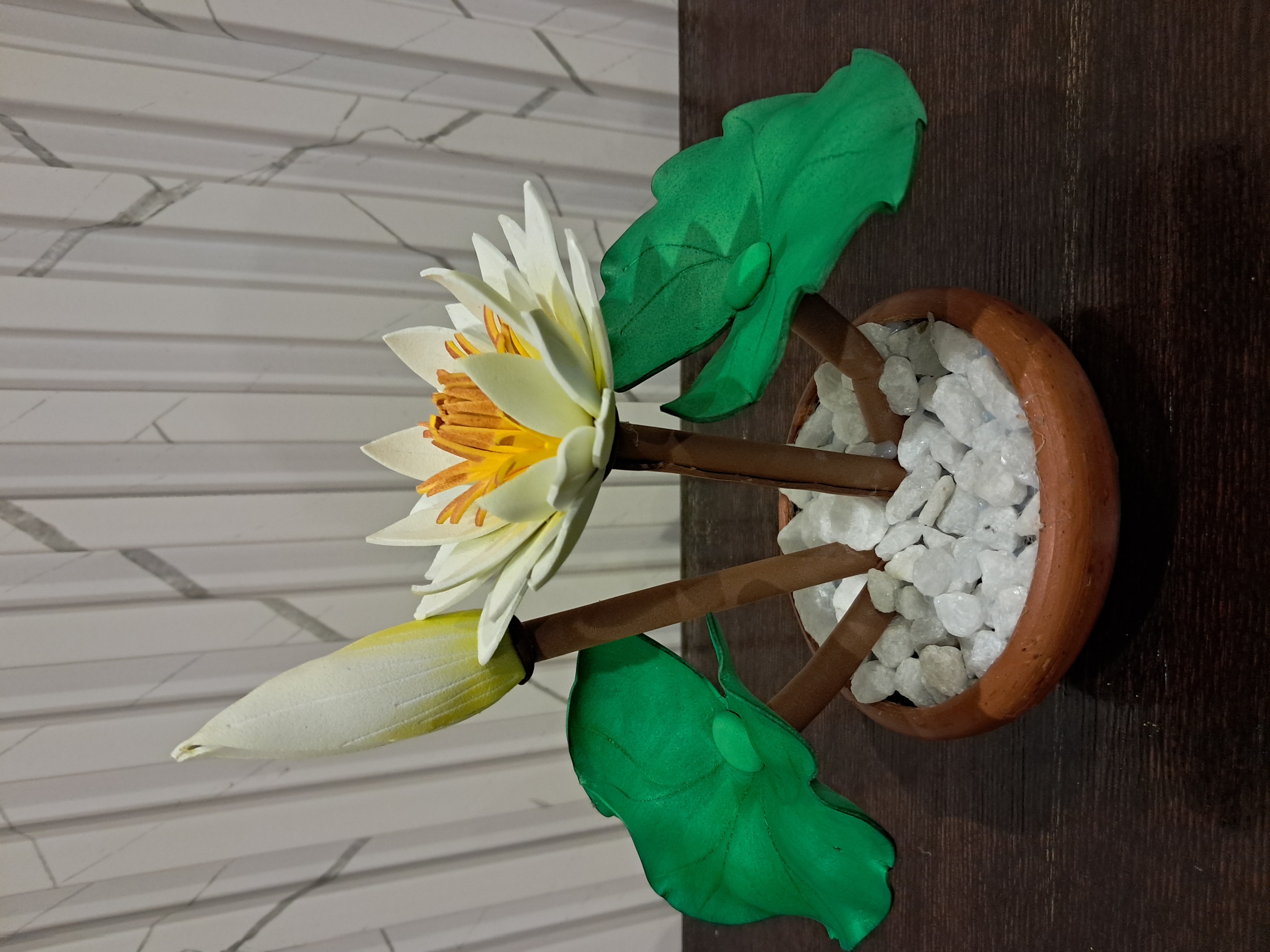Door Floral Display 6 White Olu Flowers